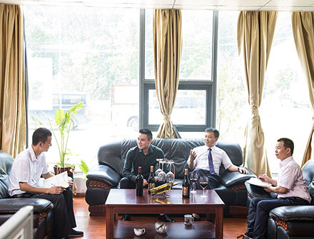 桃色无码视频网酒业